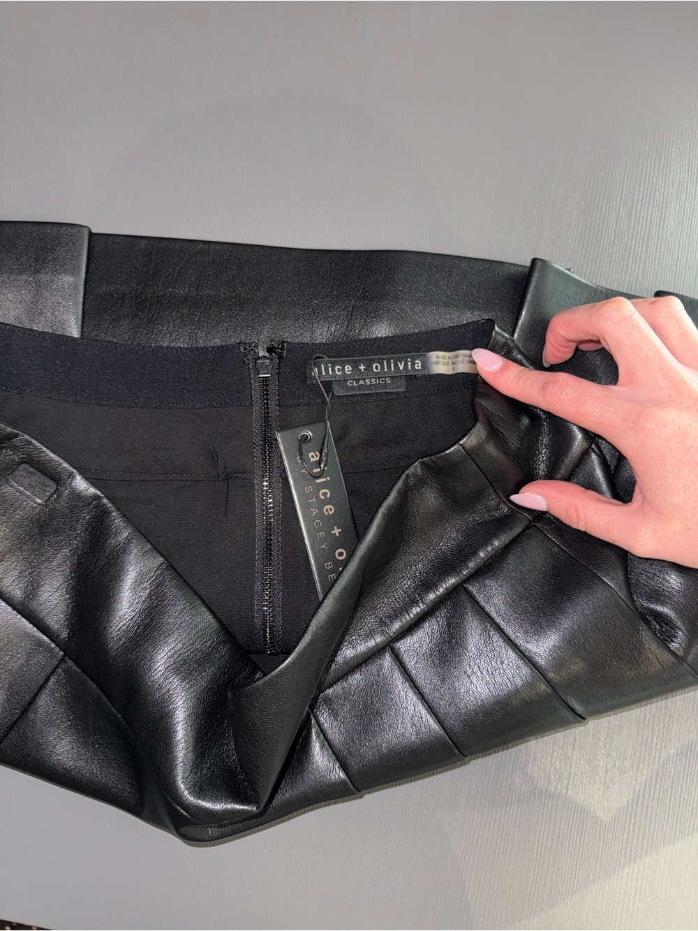 Alice + Olivia Black Pleated Faux Leather Mini Skirt - Picture 4 of 4